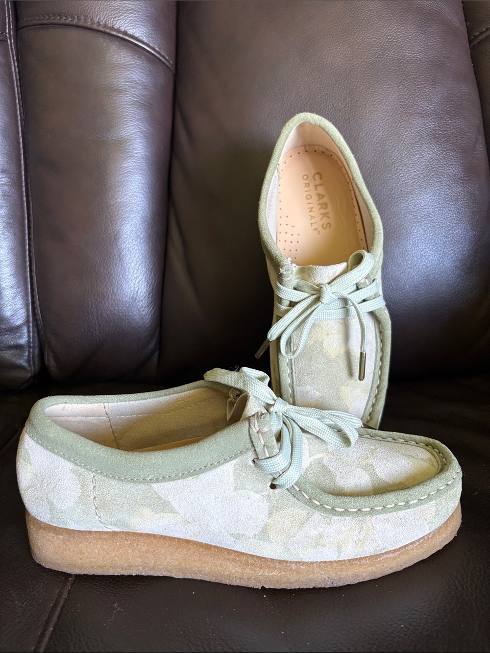 Clark’s Originals Wallabies 
FAMOUS DESIGNER.
INCREDIBLY Comfortable.
Beautiful.